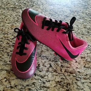 Nike girls soccer cleats